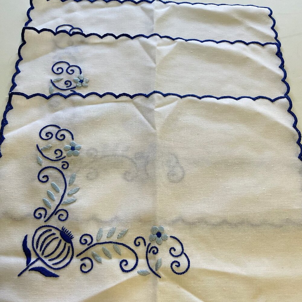 Vintage cloth placemats white with embroidered blue floral and scalloped edge
